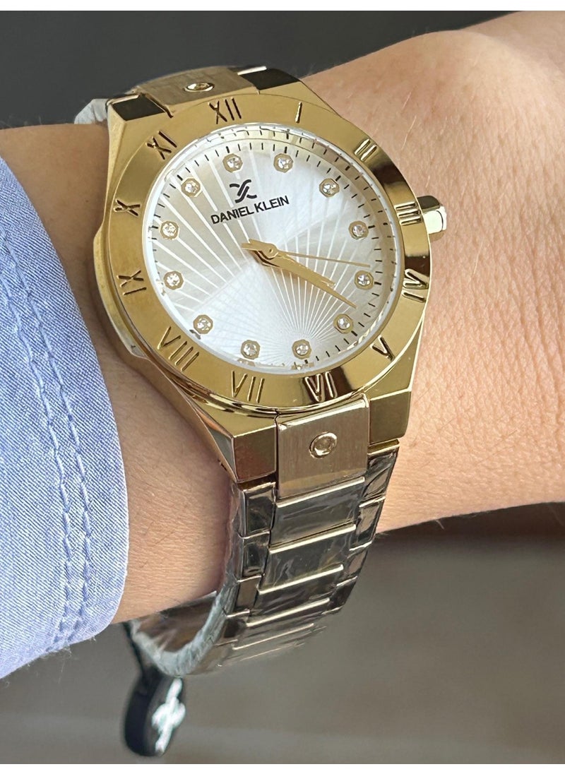 Modern, Stylish, Sporty New Model Women's Wristwatch Suitable for All Uses