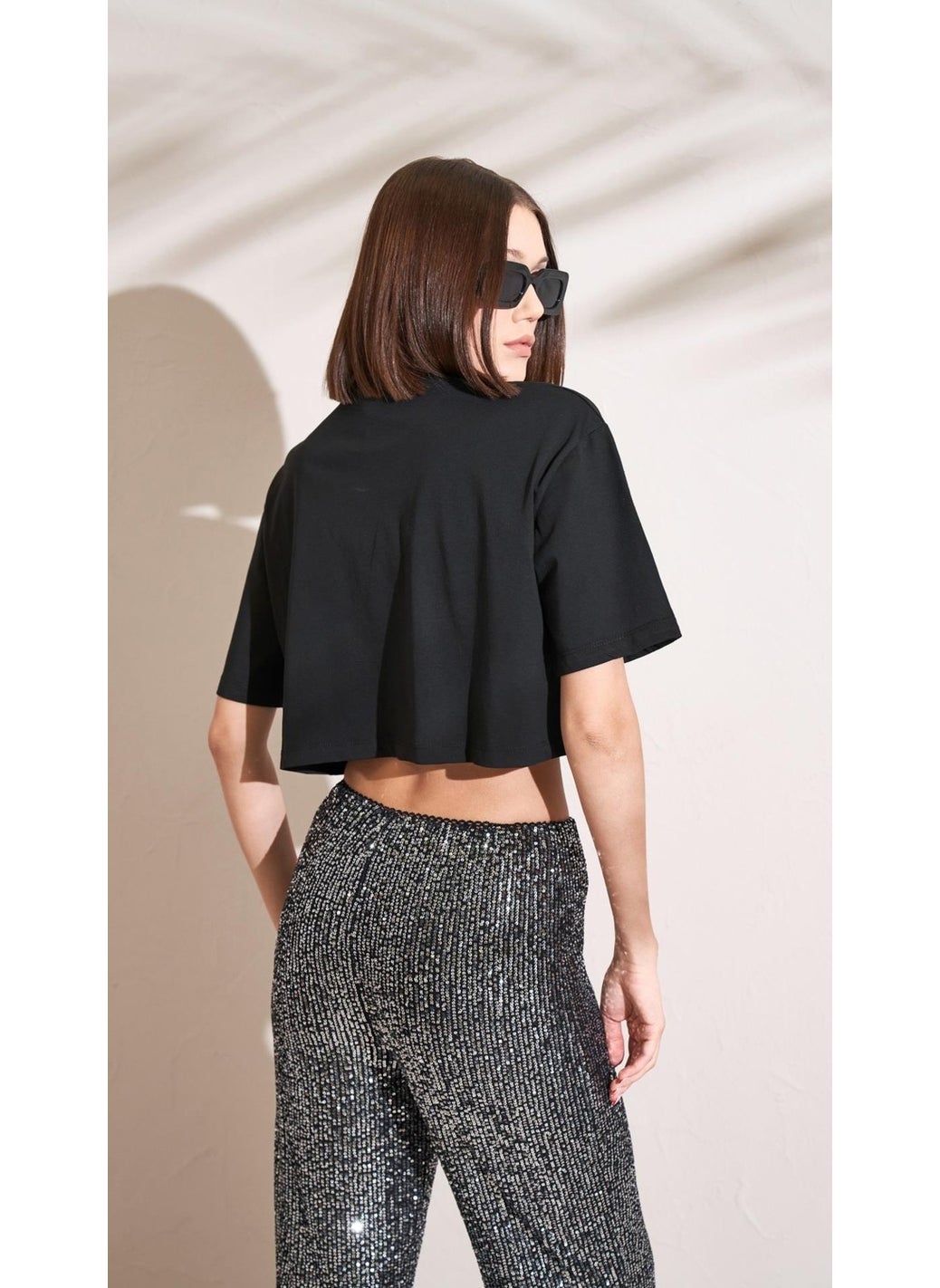 Women's Black Crew Neck Oversize Single Jersey Leaf Printed Crop T-Shirt