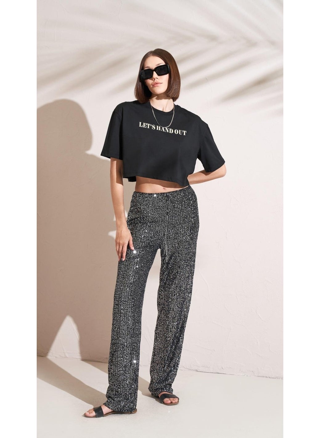 Women's Black Crew Neck Oversize Single Jersey Leaf Printed Crop T-Shirt