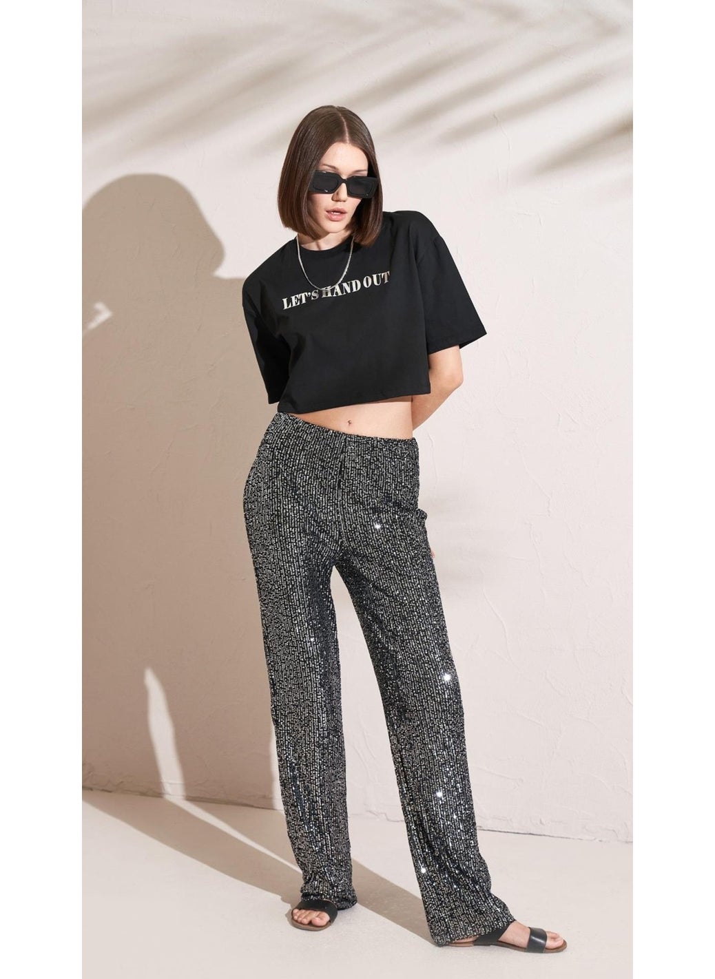 Women's Black Crew Neck Oversize Single Jersey Leaf Printed Crop T-Shirt