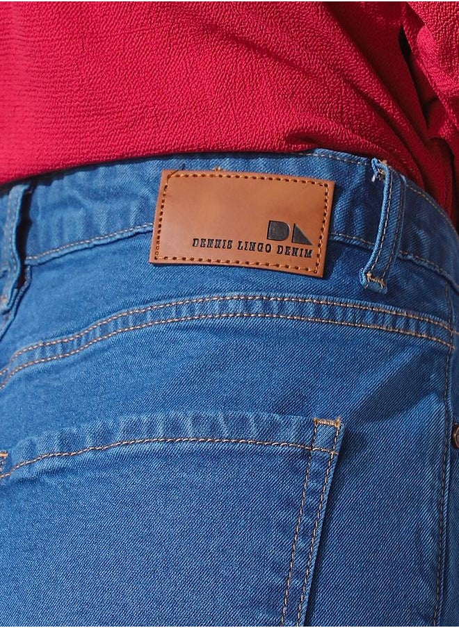 Women indigo relaxed fit solid 98% cotton 2% spandex jeans with button & zip closure- where comfort meets classic charm.