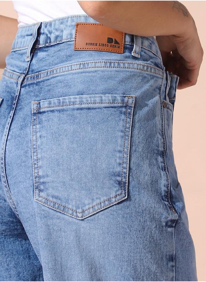 Women indigo relaxed fit solid 98% cotton 2% spandex jeans with button & zip closure- your next go-to for effortless flair.