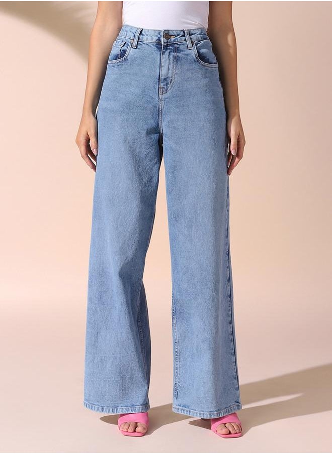 Women indigo relaxed fit solid 98% cotton 2% spandex jeans with button & zip closure- your next go-to for effortless flair.