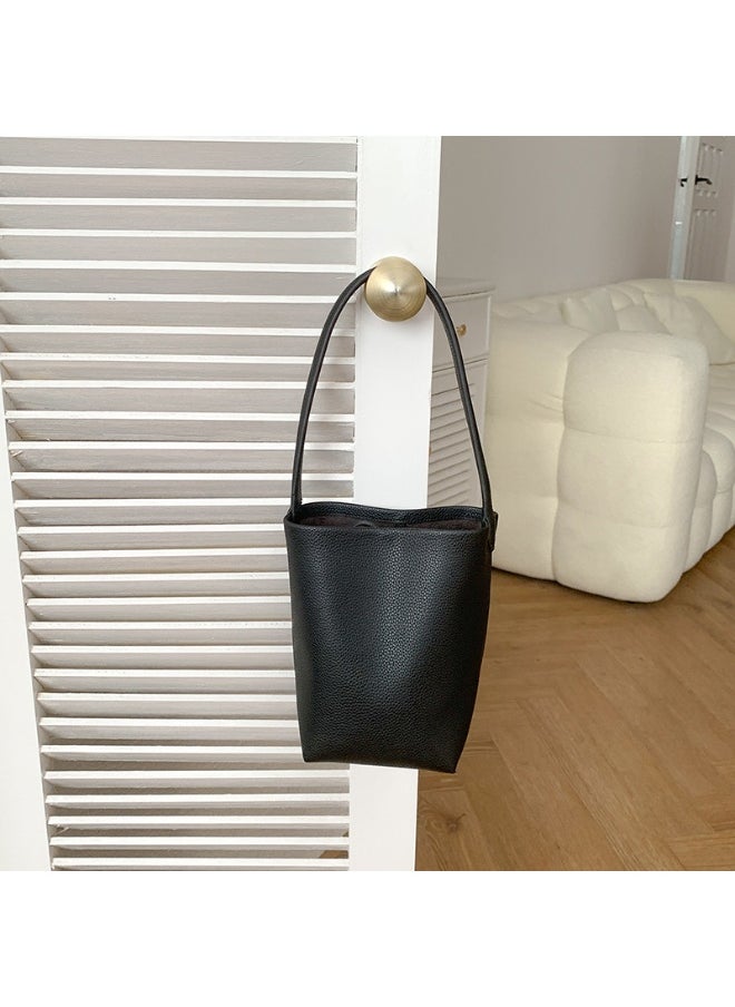 Simple Girl's Shoulder Bag Advanced Sense Refined Bucket Bag Large Capacity Small Wind Commuter Bag