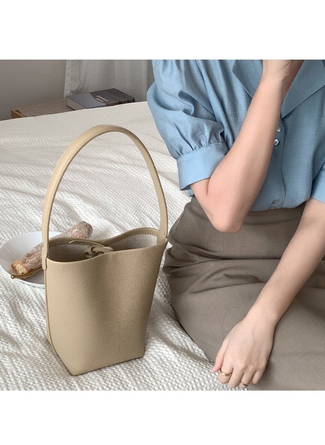 Simple Girl's Shoulder Bag Advanced Sense Refined Bucket Bag Large Capacity Small Wind Commuter Bag