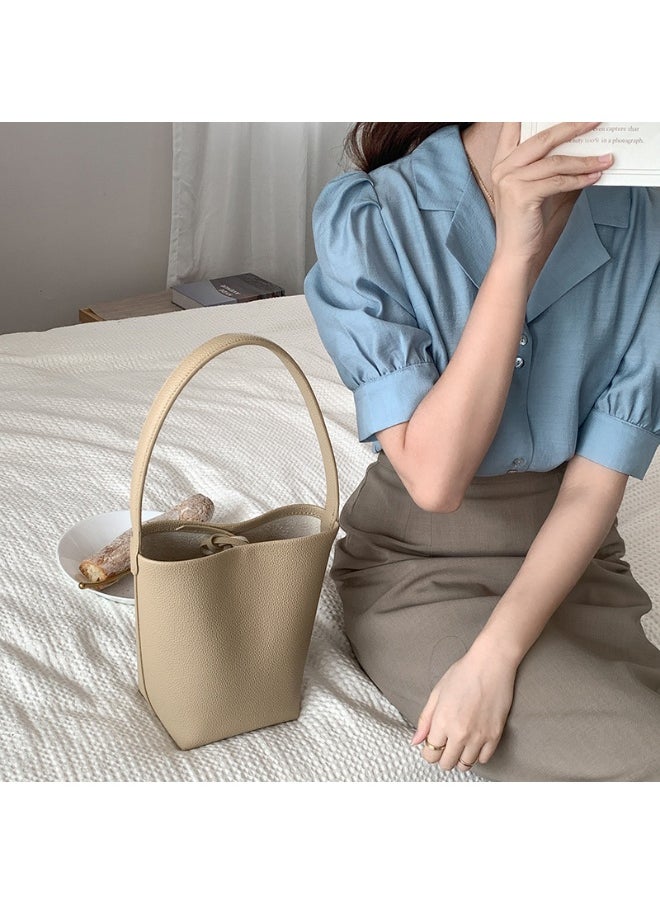 Simple Girl's Shoulder Bag Advanced Sense Refined Bucket Bag Large Capacity Small Wind Commuter Bag