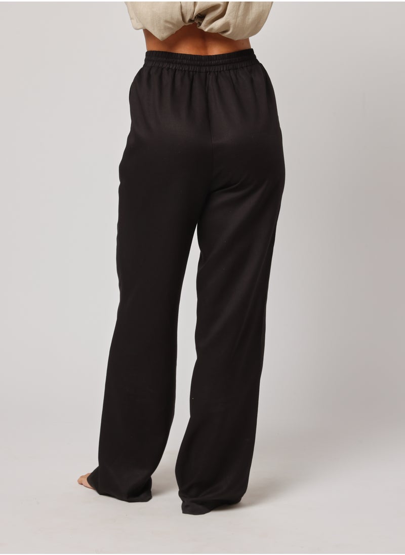 Ashita Fernandes SAANJ Trouser – The Art of Effortless Sophistication