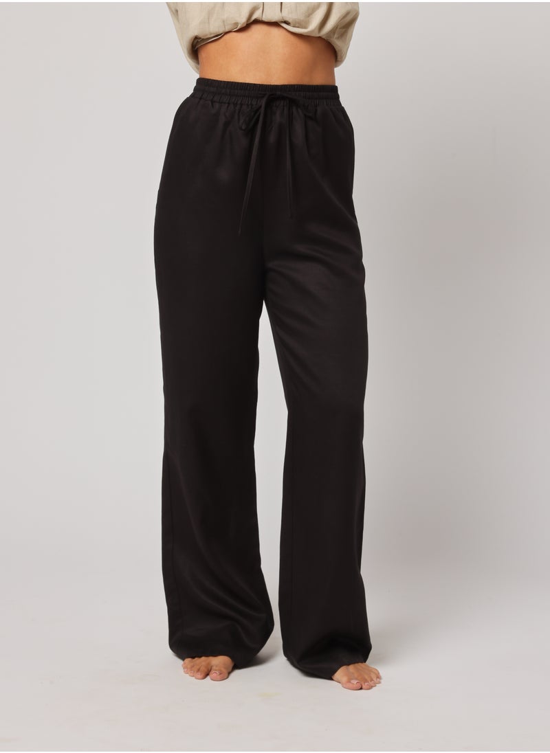 Ashita Fernandes SAANJ Trouser – The Art of Effortless Sophistication
