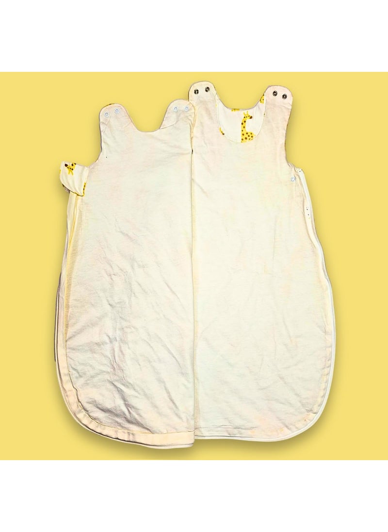 TuddyBuddy Baby Cotton Wearable Quilted Sleeping Bag Blanket 15 Tog with 2 Way Zipper Closure Ideal for Babies Kids Hypoallergenic Fabrics Giraffe All Over Printed Yellow 06 Months