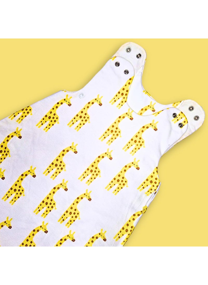 TuddyBuddy Baby Cotton Wearable Quilted Sleeping Bag Blanket 15 Tog with 2 Way Zipper Closure Ideal for Babies Kids Hypoallergenic Fabrics Giraffe All Over Printed Yellow 06 Months
