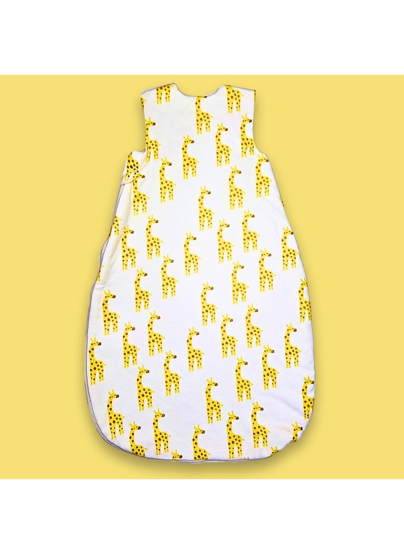 TuddyBuddy Baby Cotton Wearable Quilted Sleeping Bag Blanket 15 Tog with 2 Way Zipper Closure Ideal for Babies Kids Hypoallergenic Fabrics Giraffe All Over Printed Yellow 06 Months