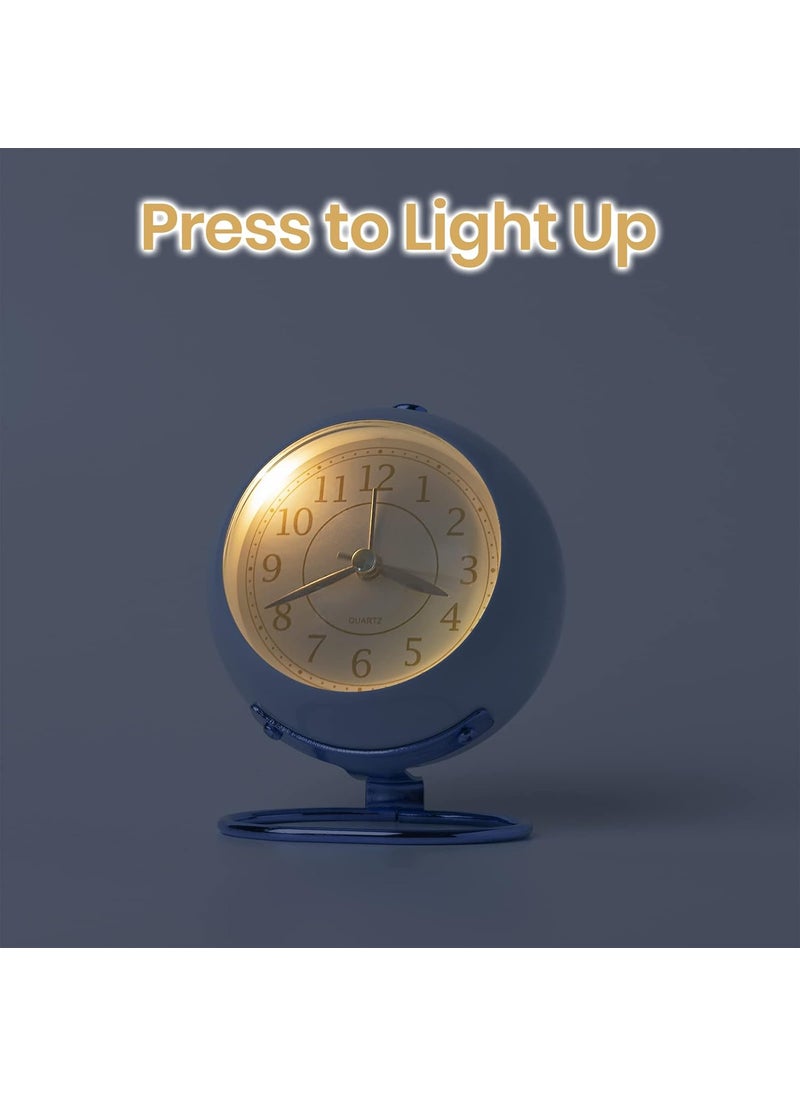 Shougege Desk Clocks Battery Operated Silent Alarm Clock for Bedrooms Retro Bedside Table Analog Vintage Aesthetic Clock