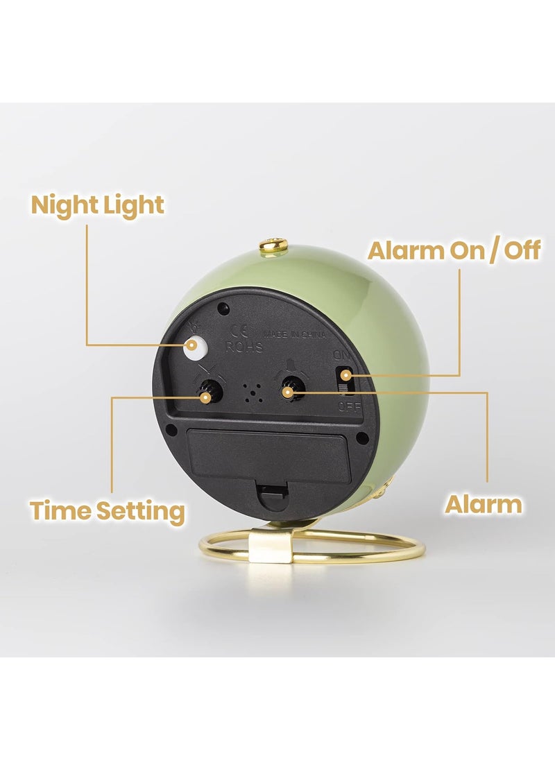 Shougege Desk Clocks Battery Operated Silent Alarm Clock for Bedrooms Retro Bedside Table Analog Vintage Aesthetic Clock