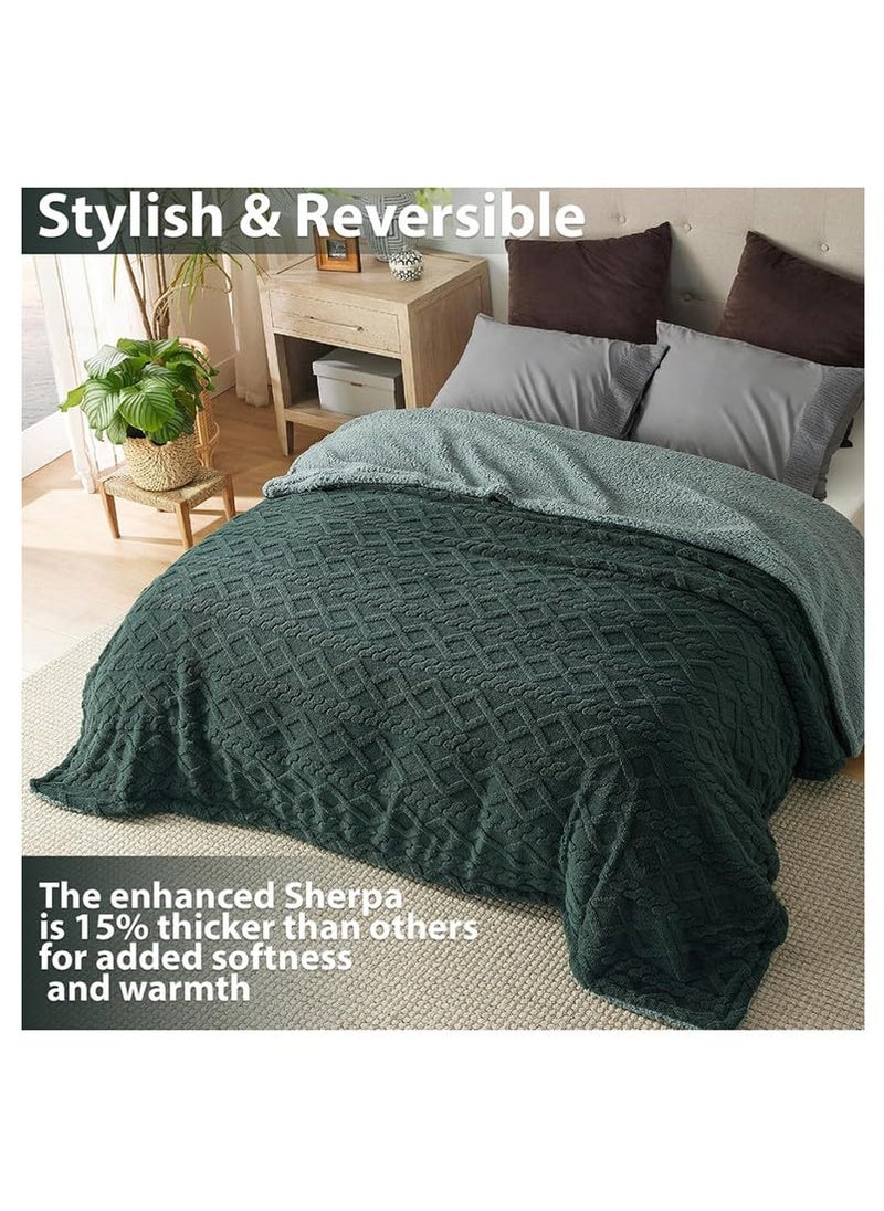 VAS COLLECTIONS Flannel with Sherpa Luxurious Super Soft Fluffy Cozy Fuzzy Warm Reversible Double Bed Blanket for Heavy Winter 500GSM BlanketQuilt Rajaai Bottle Green 230 x 220 Cm 3kg