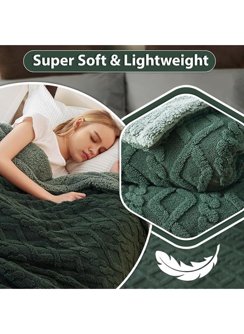 VAS COLLECTIONS Flannel with Sherpa Luxurious Super Soft Fluffy Cozy Fuzzy Warm Reversible Double Bed Blanket for Heavy Winter 500GSM BlanketQuilt Rajaai Bottle Green 230 x 220 Cm 3kg