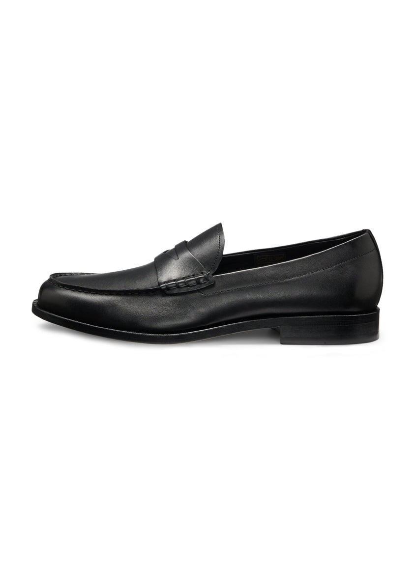 Loafers in smooth leather with penny trim