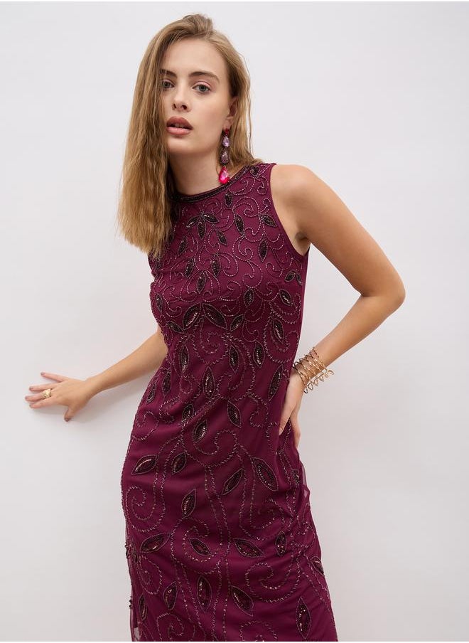Embellished Sleeveless Sheath Knee-Length Dress