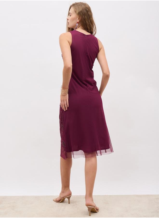 Embellished Sleeveless Sheath Knee-Length Dress