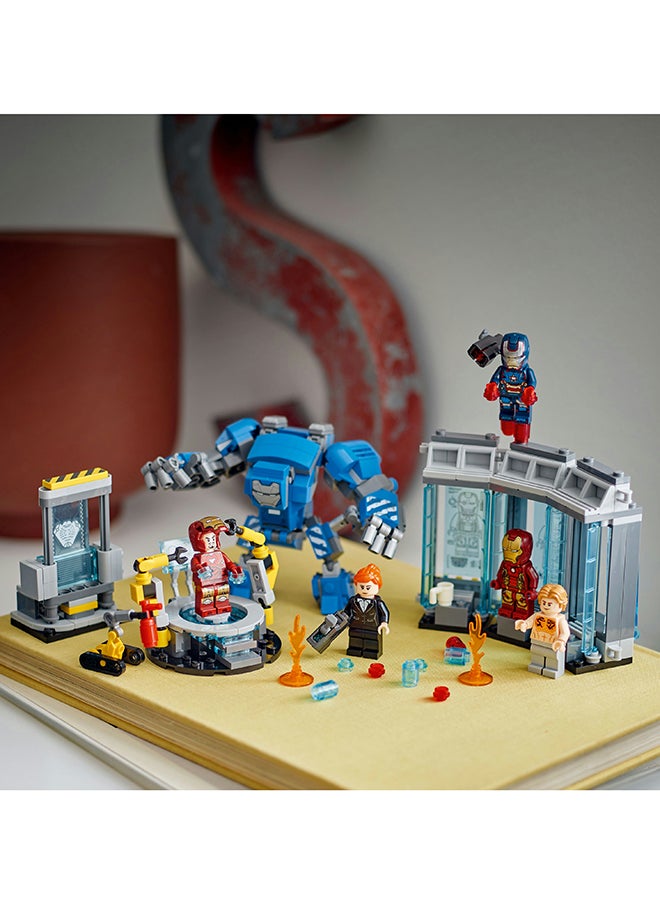 LEGO Marvel Iron Man’s Laboratory: Hall of Armour - Super Hero Building Toy with a Mech Figure, 5 Minifigures incl. Aldrich Killian & a Dum-E Robot - Avengers Gift for 8+ Year Old Boys & Girls 76315 (384 pieces)