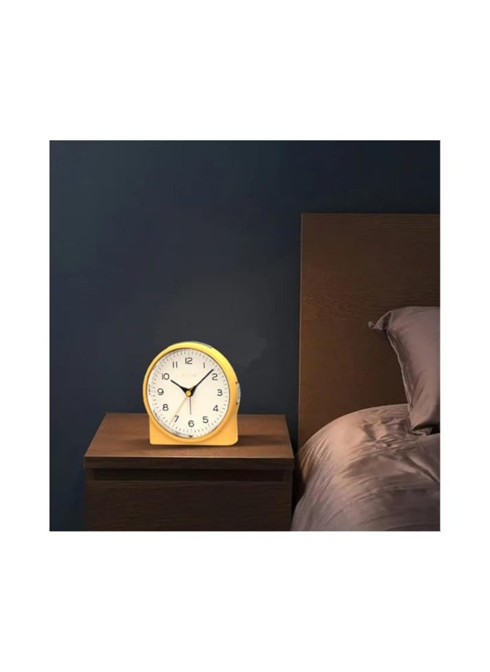 Silent Analog Alarm Clock for Heavy Sleepers - Non-Ticking, Snooze Function, 6 Wake-Up Sounds, Battery Operated, Easy to Set, Ideal Gift for Friends, Lovers, and Children.
