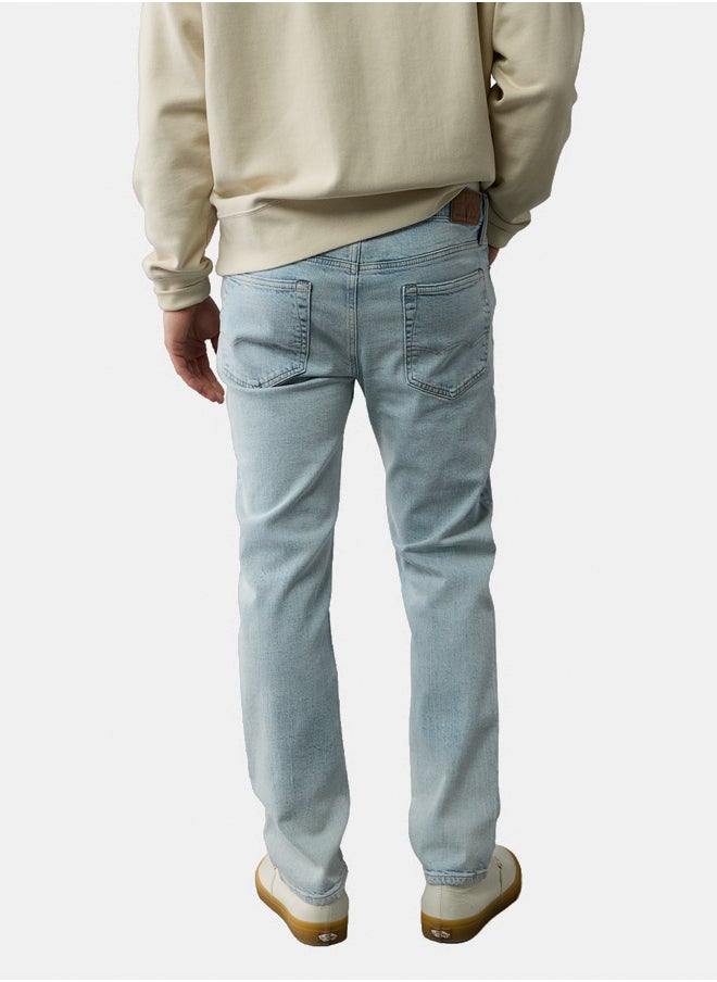 AE AirFlex+ TENCEL™ Fibers Slim Straight Jean