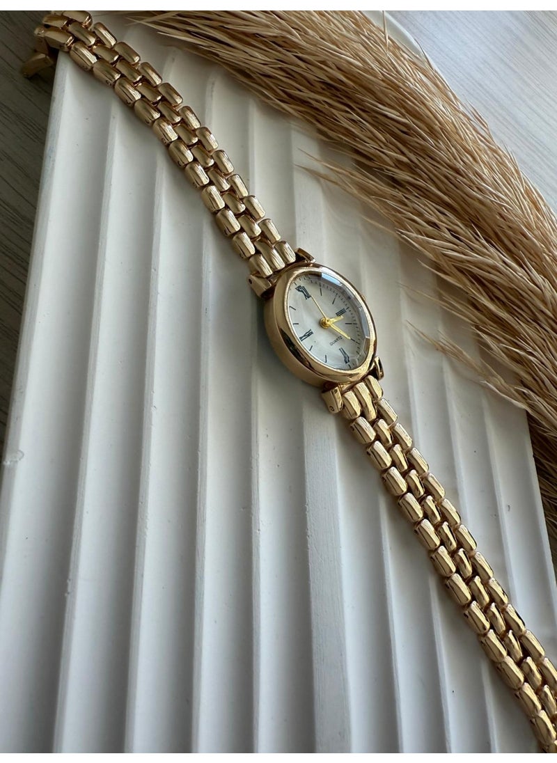 Retro Minimal Straw Strap Vintage Women's Wristwatch