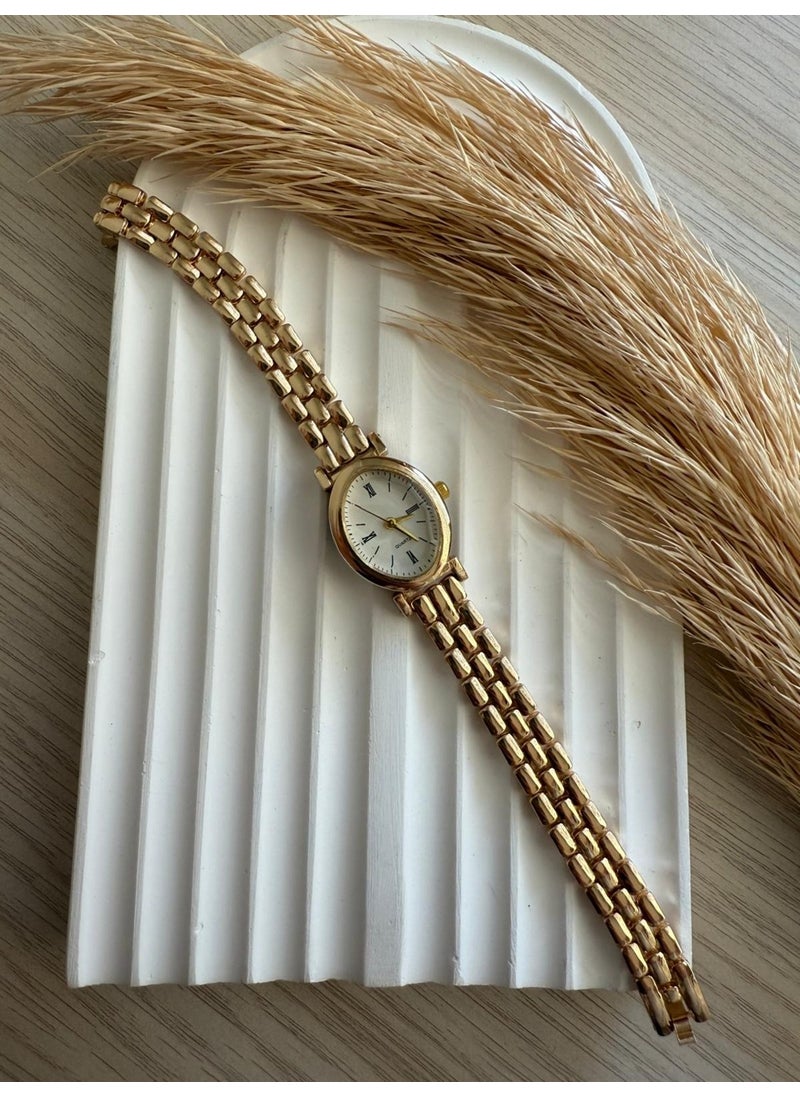 Retro Minimal Straw Strap Vintage Women's Wristwatch
