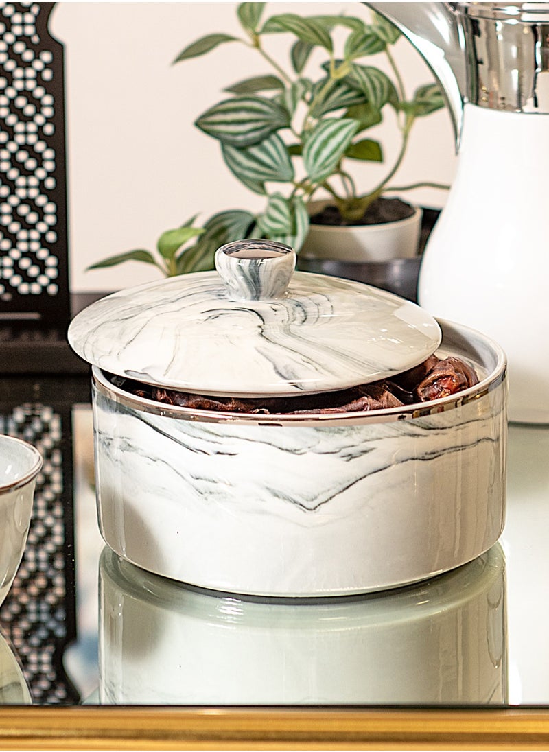 Porcelain Date Bowl with Lid 13 x 9 cm