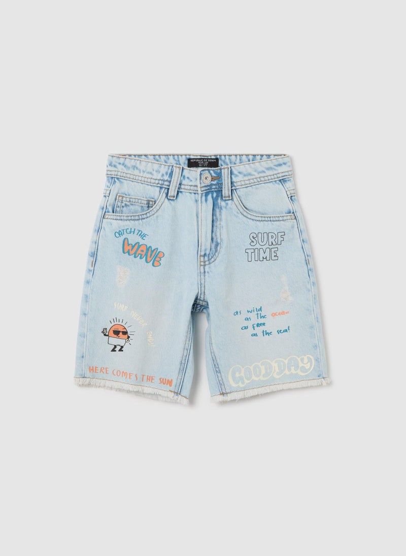 Light Denim Shorts With Graphics