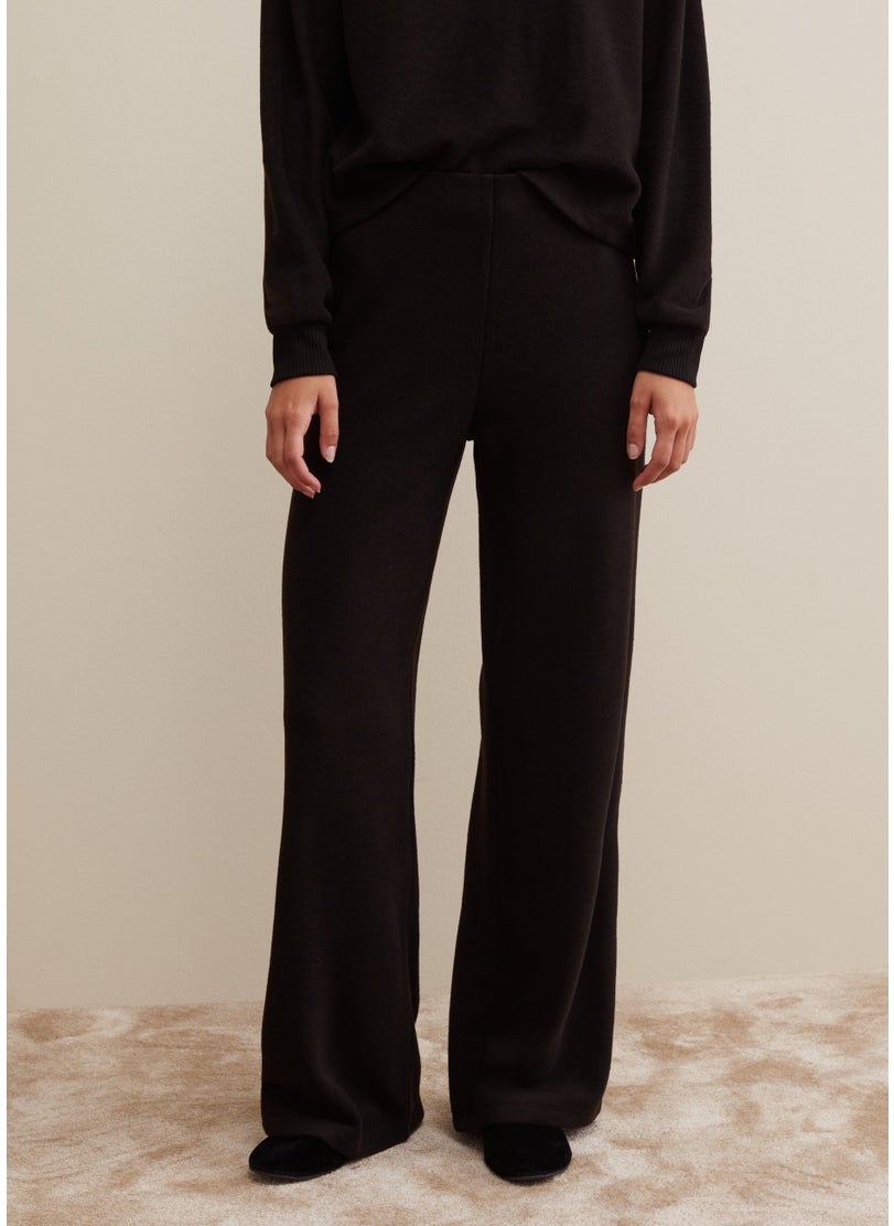 Wide-Leg Trousers