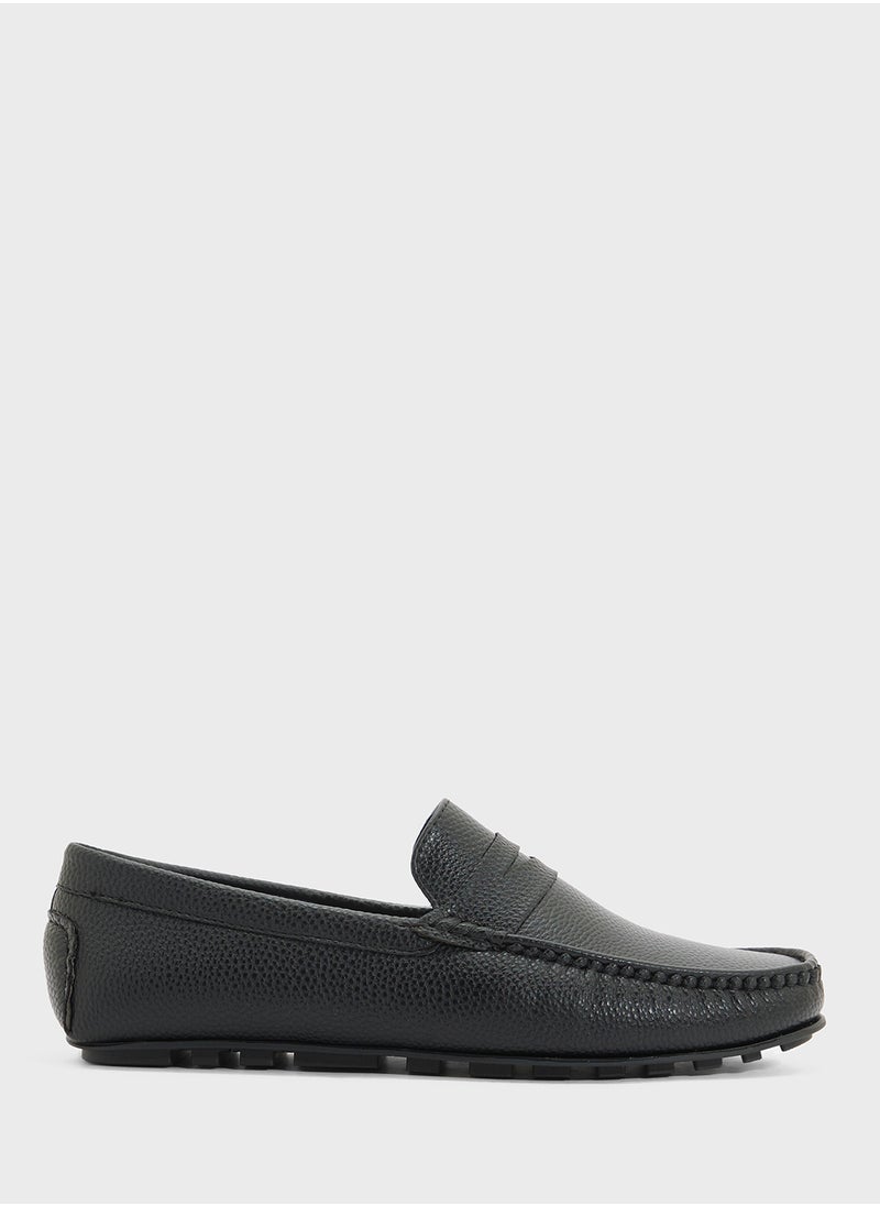 Saddle Details Smart Loafers