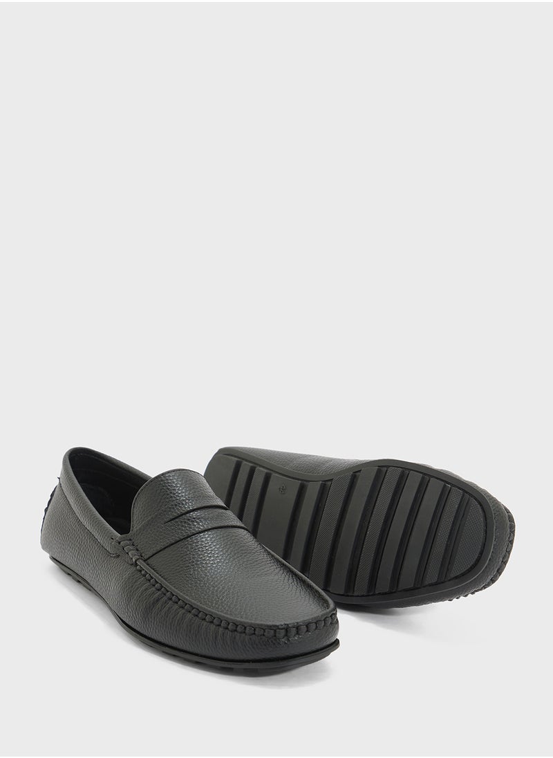 Saddle Details Smart Loafers