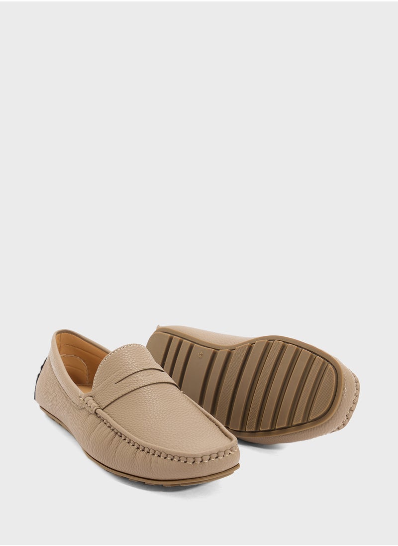 Saddle Details Smart Loafers