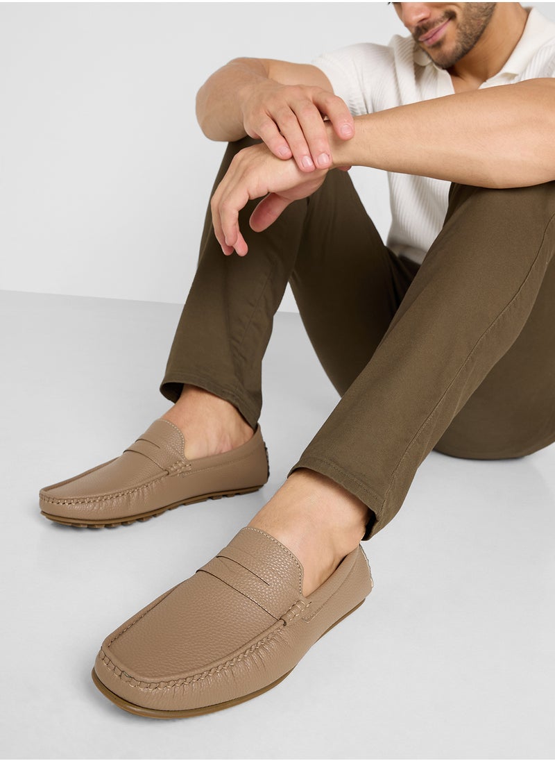 Saddle Details Smart Loafers