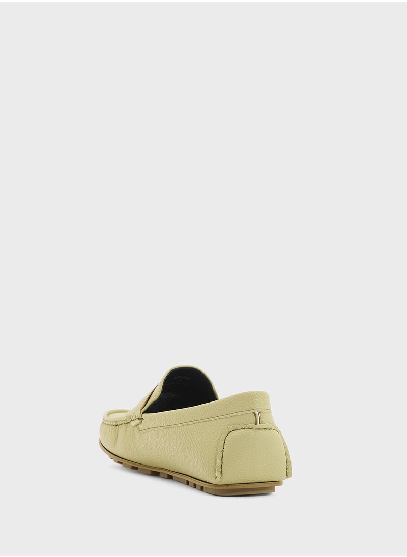 Saddle Details Smart Loafers