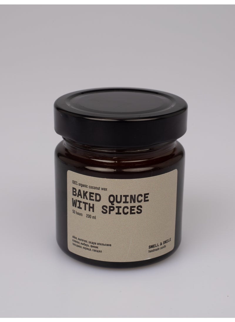 Scented Candle in Amber Glass Jar 200ml – BAKED QUINCE WITH SPICES, Natural Coconut Soy Wax, Wooden Crackling Wick, Warm Fruity Aroma, IFRA & REACH Certified