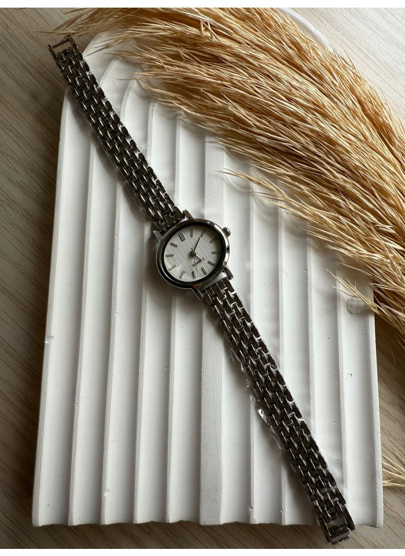 Retro Minimal Wicker Strap Vintage Women's Wristwatch Beaded Model