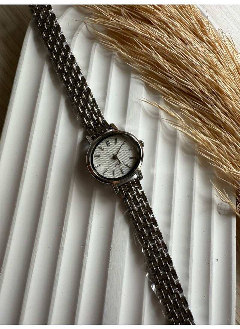 Retro Minimal Wicker Strap Vintage Women's Wristwatch Beaded Model