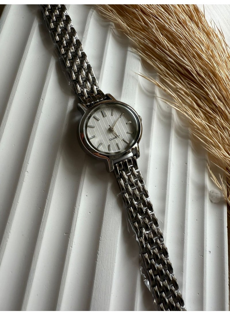 Retro Minimal Wicker Strap Vintage Women's Wristwatch Beaded Model