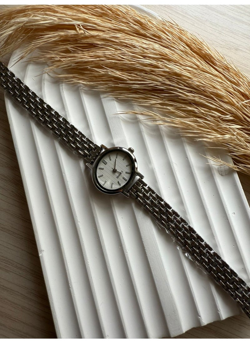 Retro Minimal Wicker Strap Vintage Women's Wristwatch Beaded Model