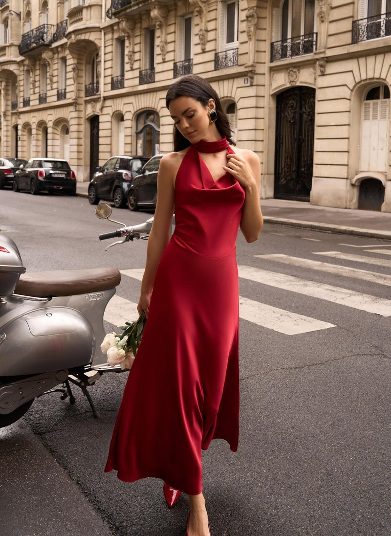 Satin maxi dress with pearl decor on the back