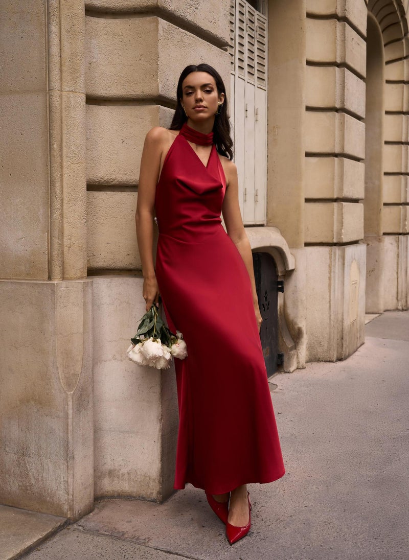 Satin maxi dress with pearl decor on the back