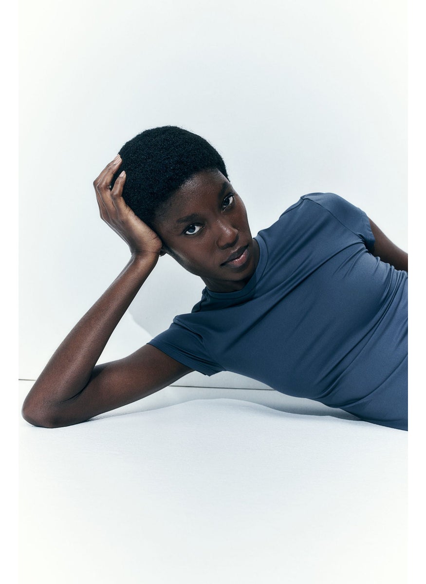 Fitted Microfibre T-Shirt