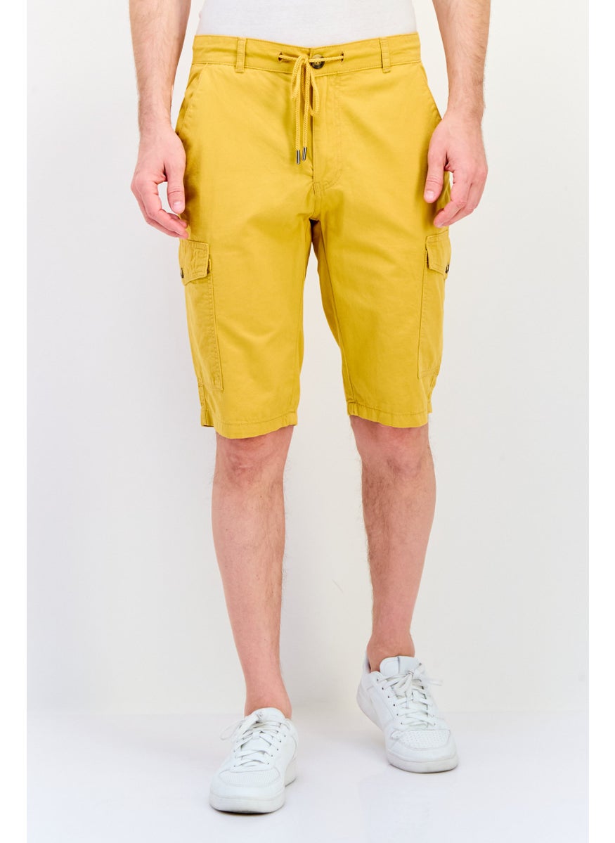 Men Solid Cargo Shorts, Mustard