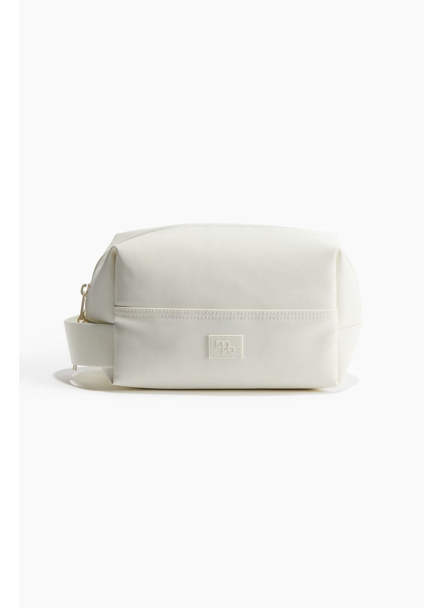Water-Repellent Gym Wash Bag