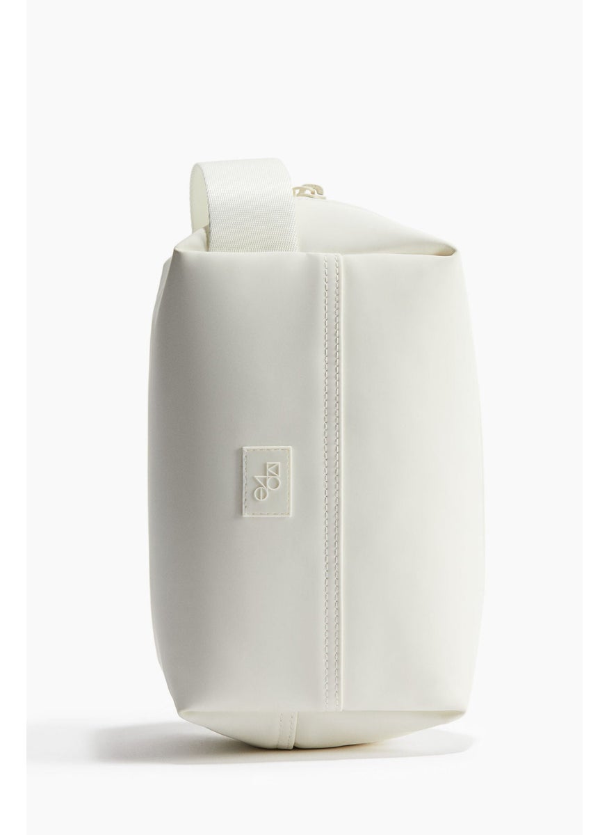 Water-Repellent Gym Wash Bag