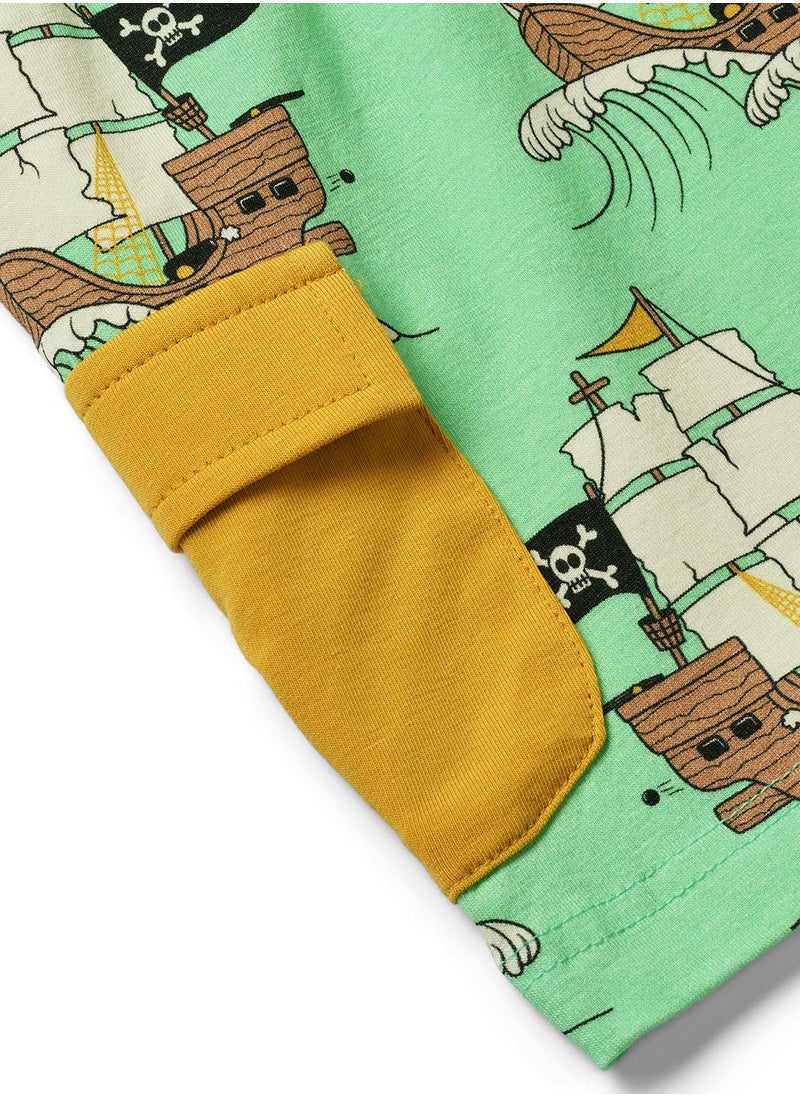 Shorts with pirate ships