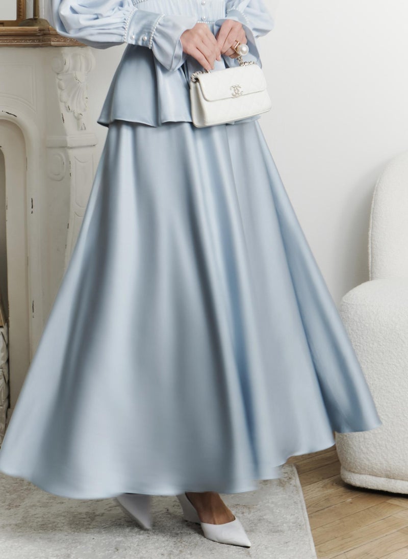 Maxi dress with puff sleeves and pearl decoration
