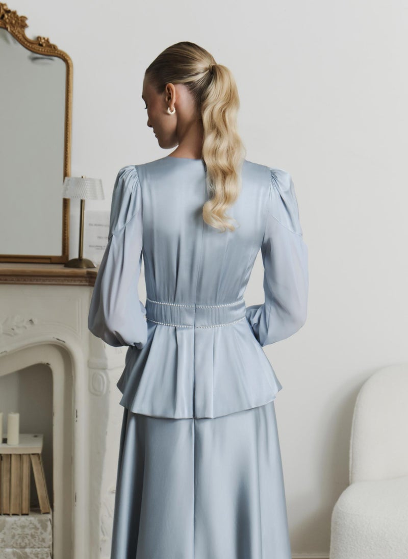 Maxi dress with puff sleeves and pearl decoration