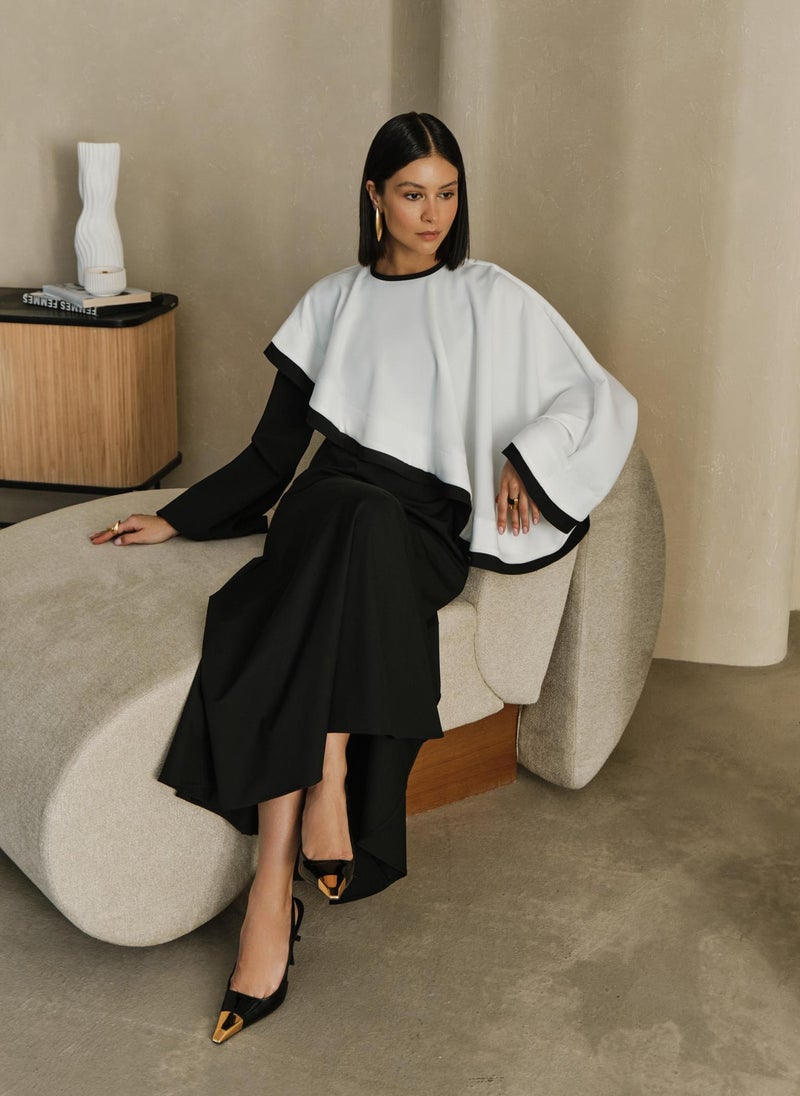 Maxi dress with contrasting cape